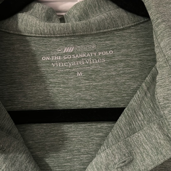 Men’s Vineyard Vines Polo size medium - Picture 2 of 3